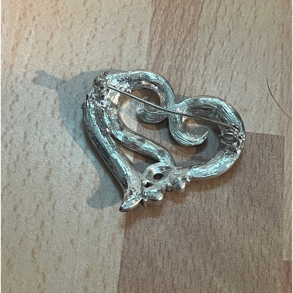 Vintage Marcasite Heart Black Asymmetrical Heart Brooch - Picture 3 of 8